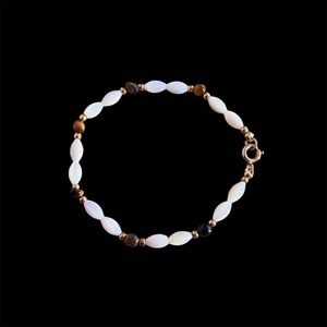 Elegant Vintage Shell Tiger eye Beaded Bracelet 7.3”